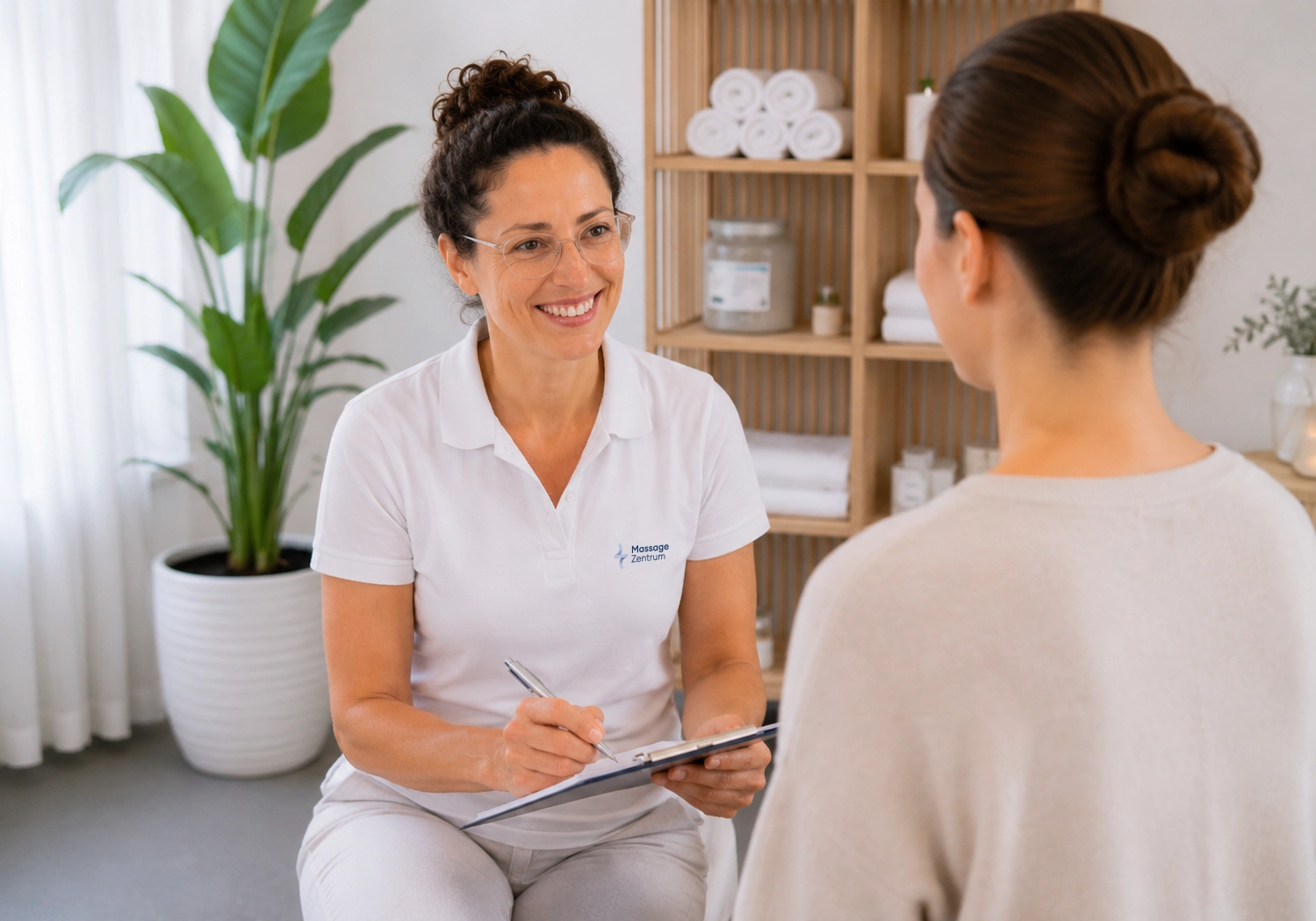 Behandlung mit westlichen und fernöstlichen Methoden im Massage Zentrum Niederhasli