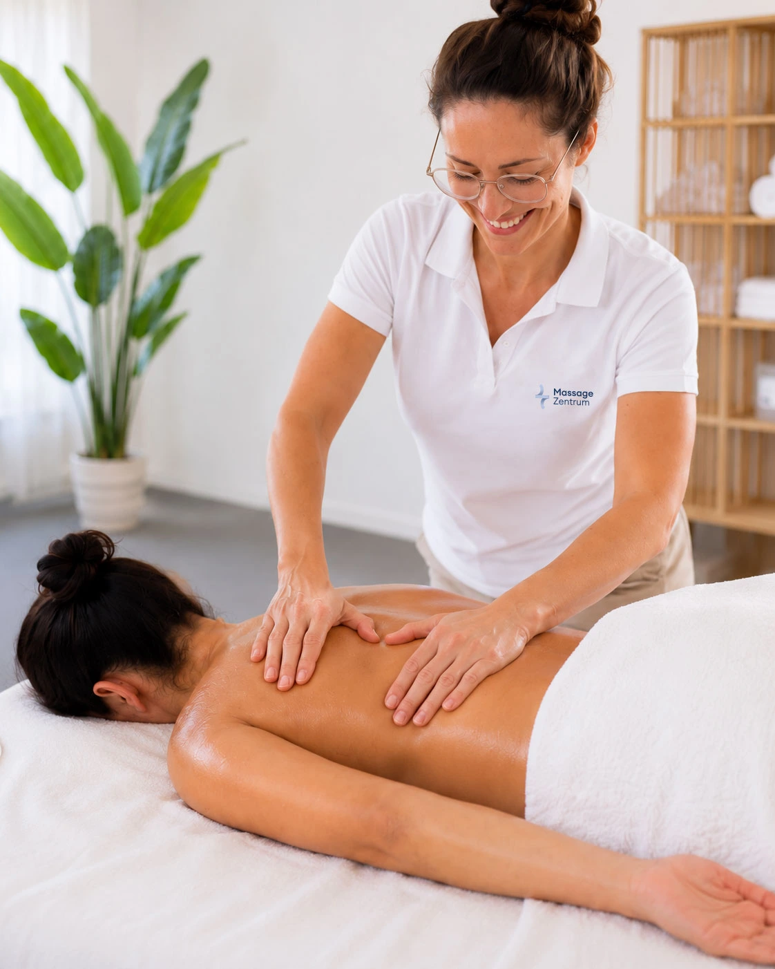 Therapeutische Massage in der Praxis an der Piazza Santeramo 1 in Bülach